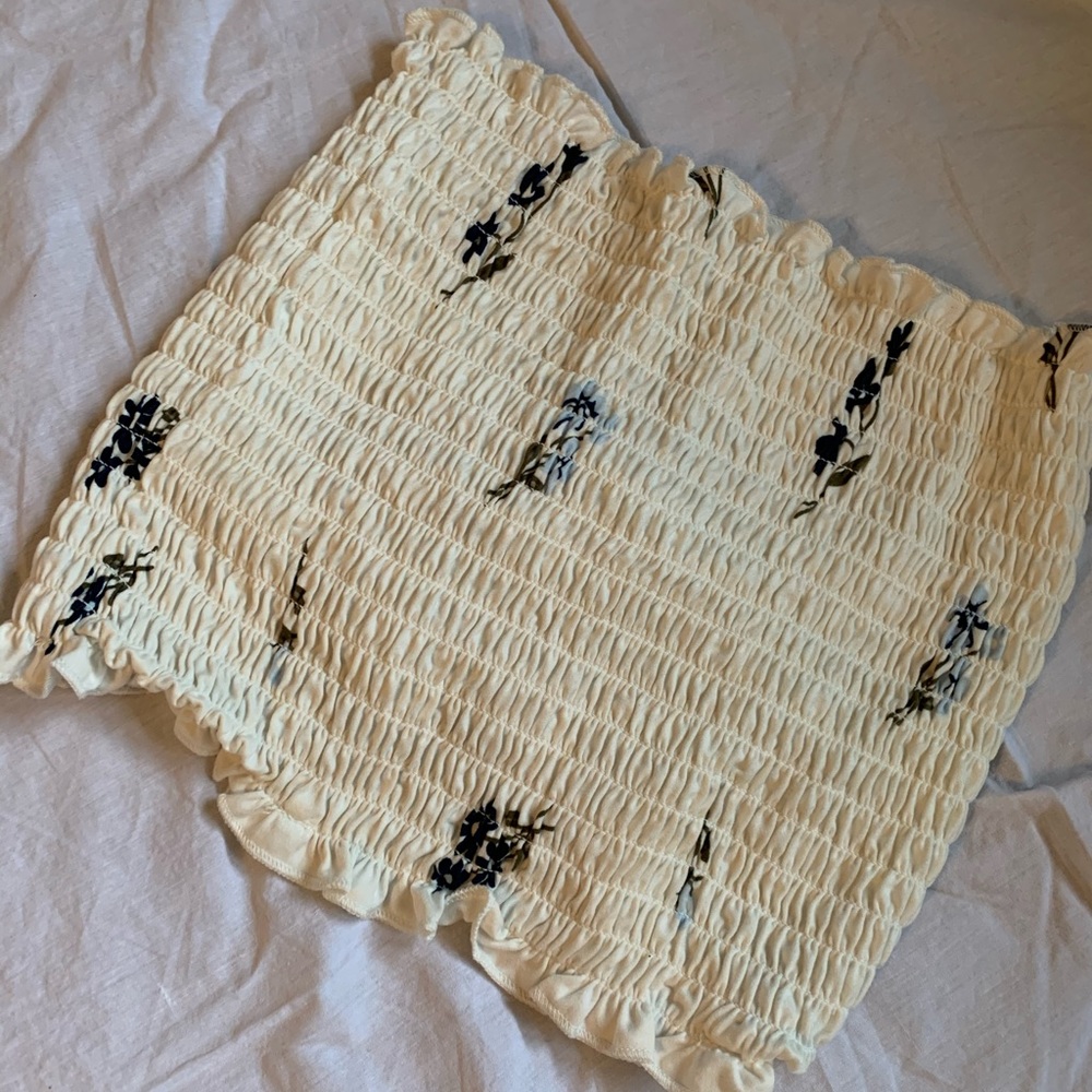 White floral tube top! Really stretchy and comfy